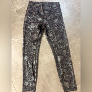 Lululemon leggings size 8